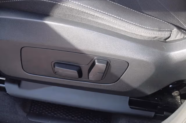 BMW X1 (2022) thumbnail 26