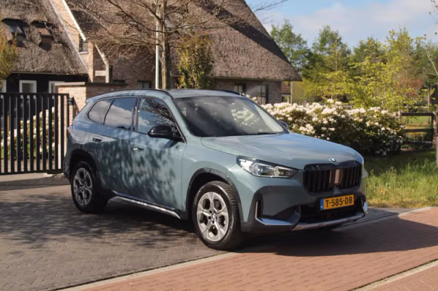 BMW X1 (2022) thumbnail 6