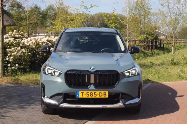 BMW X1 (2022) thumbnail 7