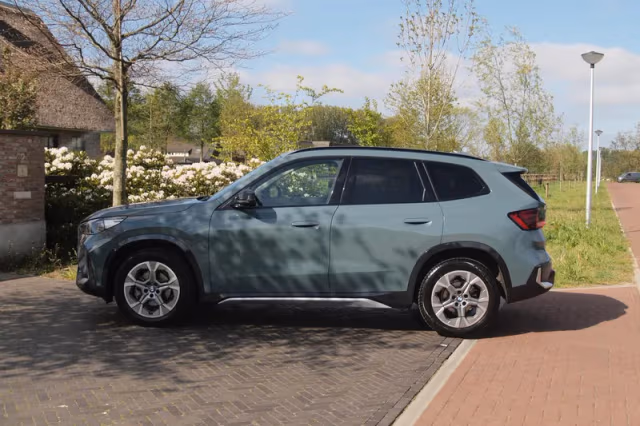 BMW X1 (2022) thumbnail 9