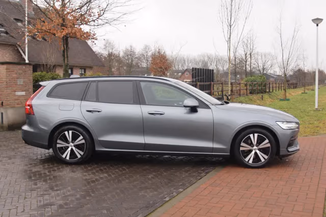 Volvo V60 (2020) thumbnail 13
