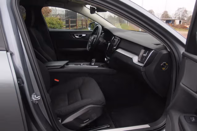 Volvo V60 (2020) thumbnail 15