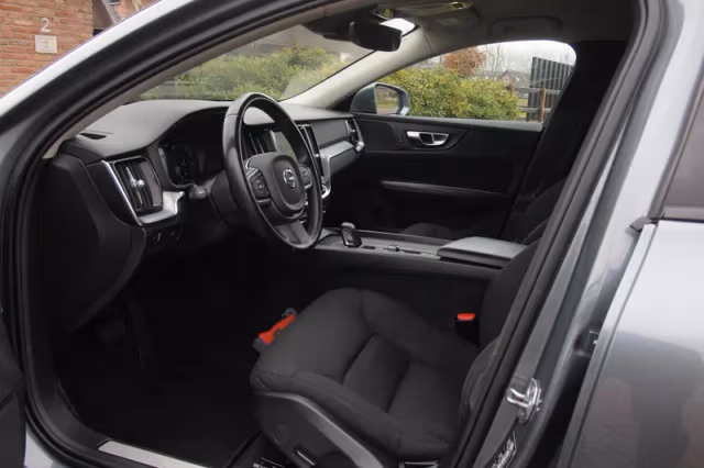 Volvo V60 (2020) thumbnail 5