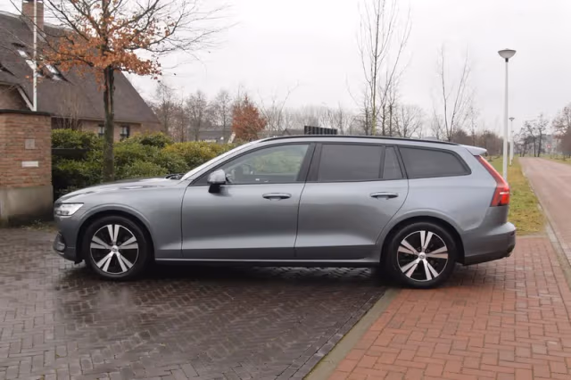 Volvo V60 (2020) thumbnail 9