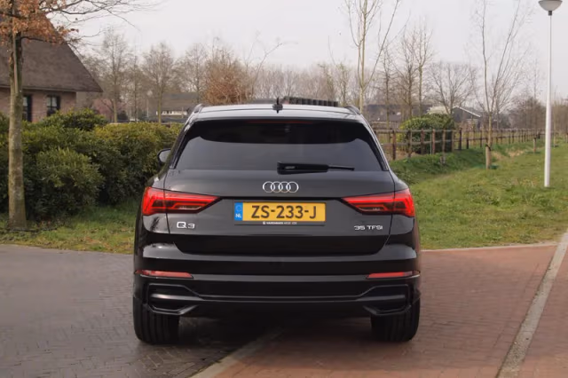 Audi Q3 (2019) thumbnail 11