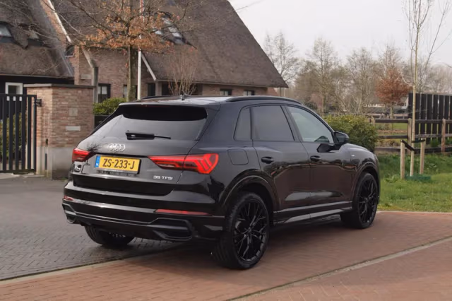 Audi Q3 (2019) thumbnail 12