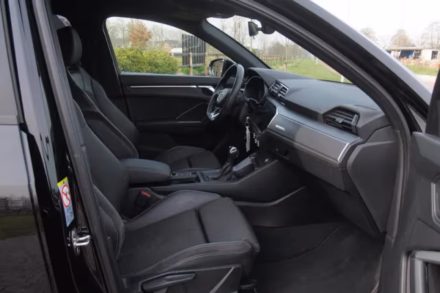 Audi Q3 (2019) thumbnail 16