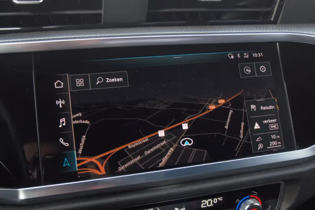 Audi Q3 (2019) thumbnail 22