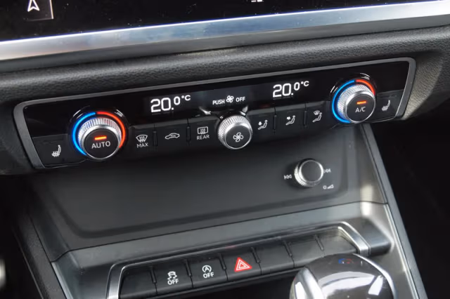 Audi Q3 (2019) thumbnail 24