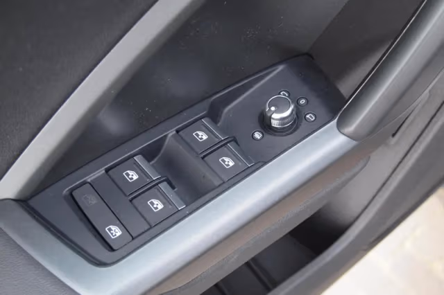 Audi Q3 (2019) thumbnail 26
