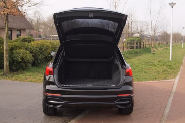 Audi Q3 (2019) thumbnail 29