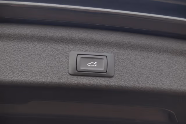 Audi Q3 (2019) thumbnail 30