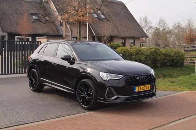Audi Q3 (2019) thumbnail 6