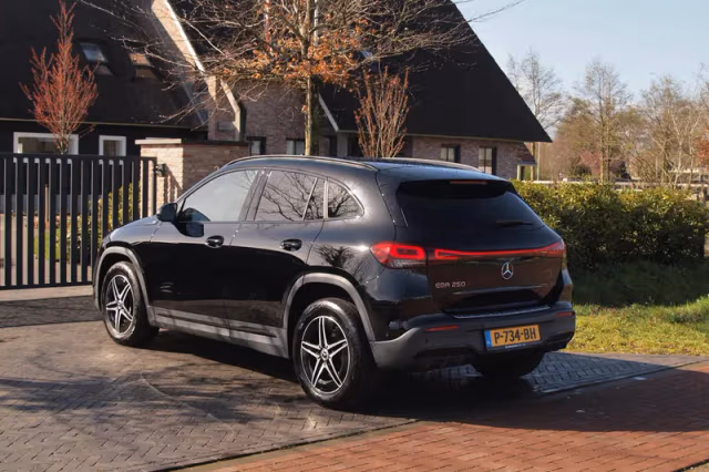 Mercedes-Benz EQA (2022)