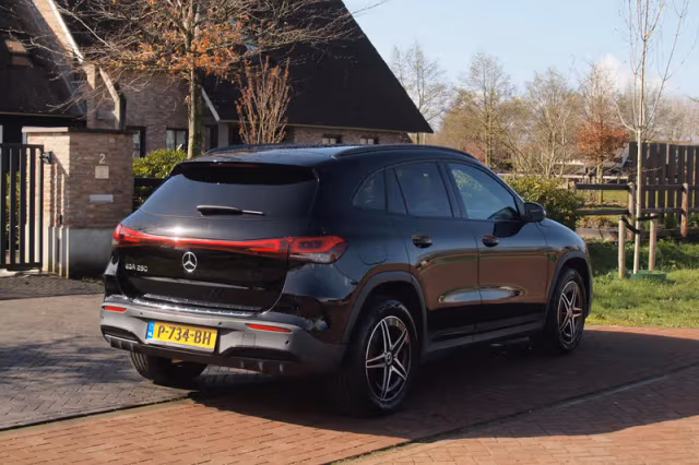 Mercedes-Benz EQA (2022) thumbnail 3