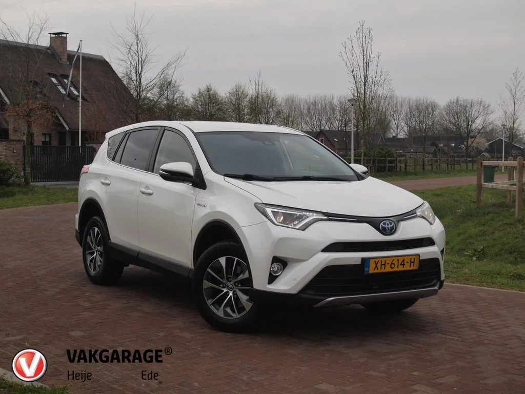 Toyota RAV4 (2019) — foto 1