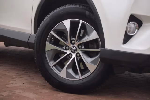Toyota RAV4 (2019) thumbnail 11