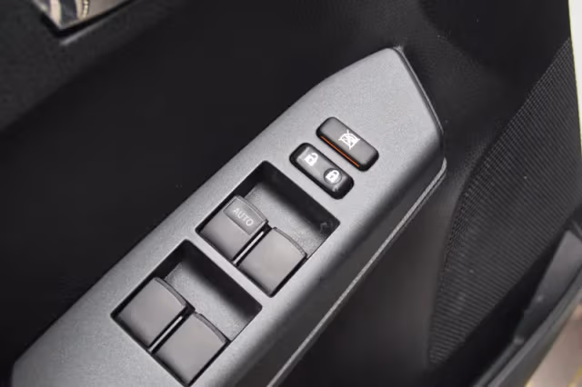 Toyota RAV4 (2019) thumbnail 25