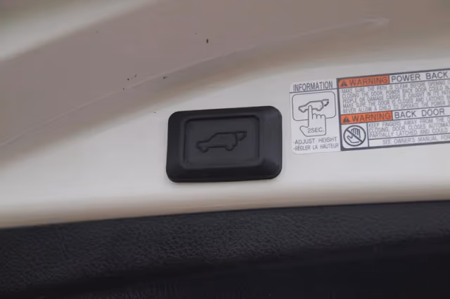 Toyota RAV4 (2019) thumbnail 30