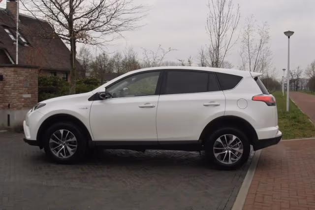 Toyota RAV4 (2019) thumbnail 6