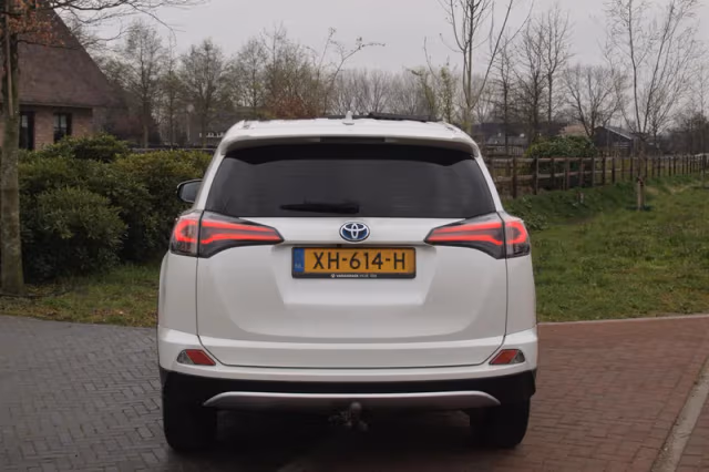 Toyota RAV4 (2019) thumbnail 8