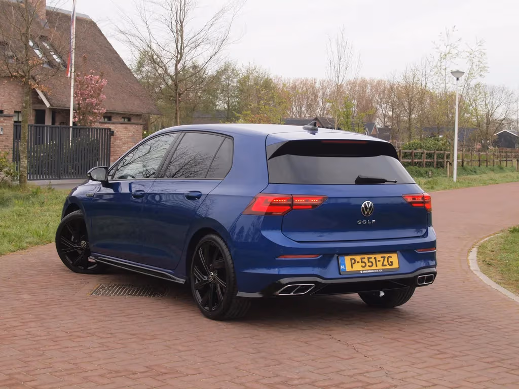 Volkswagen Golf (2021) — foto 1