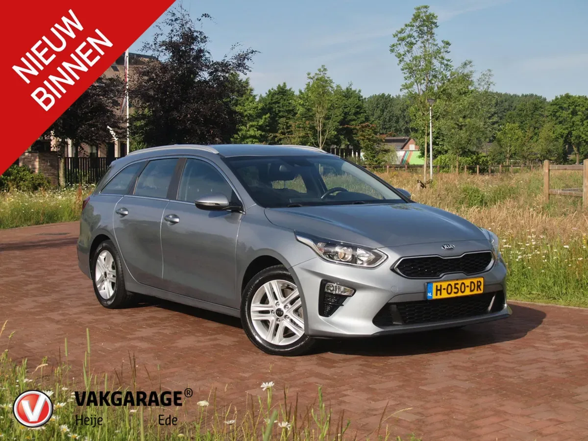 Kia Ceed Sportswagon (2020) — foto 1