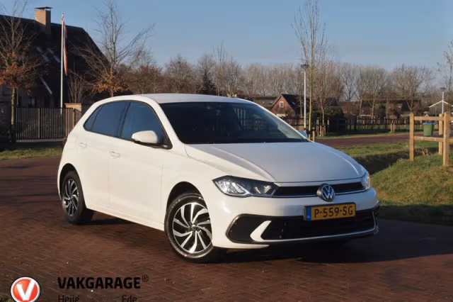 Volkswagen Polo (2022) thumbnail 2