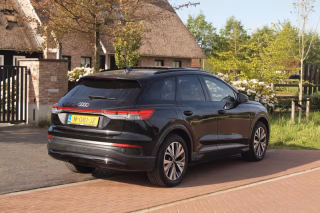 Audi Q4 e-tron (2021) thumbnail 12