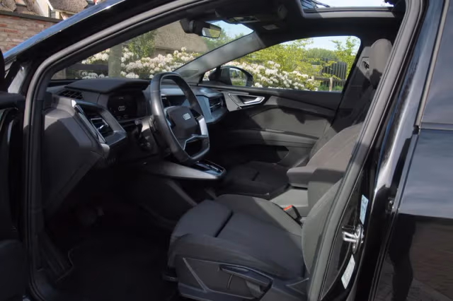 Audi Q4 e-tron (2021) thumbnail 15