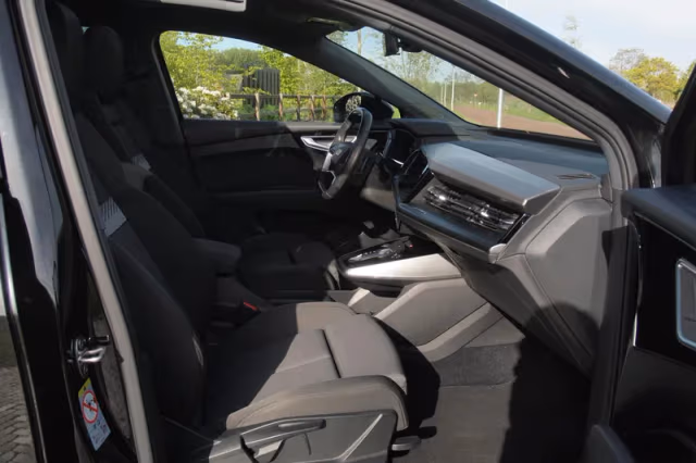 Audi Q4 e-tron (2021) thumbnail 16