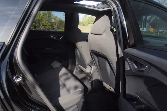 Audi Q4 e-tron (2021) thumbnail 30