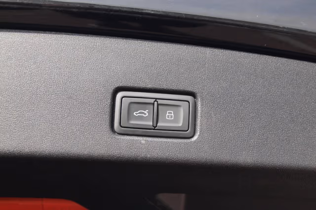 Audi Q4 e-tron (2021) thumbnail 32