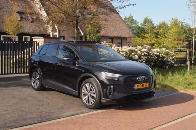 Audi Q4 e-tron (2021) thumbnail 6