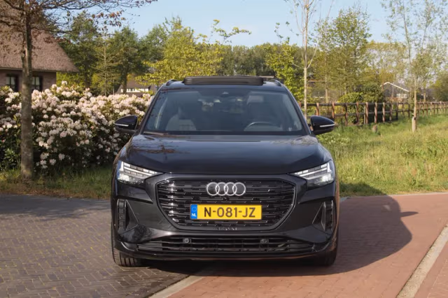 Audi Q4 e-tron (2021) thumbnail 7