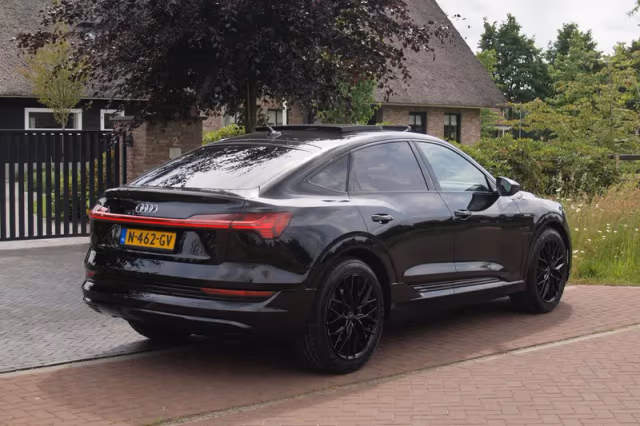 Audi e-tron (2021) thumbnail 11