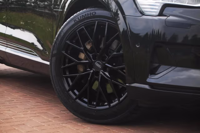 Audi e-tron (2021) thumbnail 13