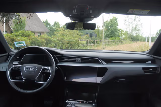 Audi e-tron (2021) thumbnail 17