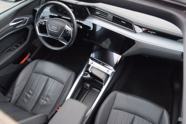 Audi e-tron (2021) thumbnail 3