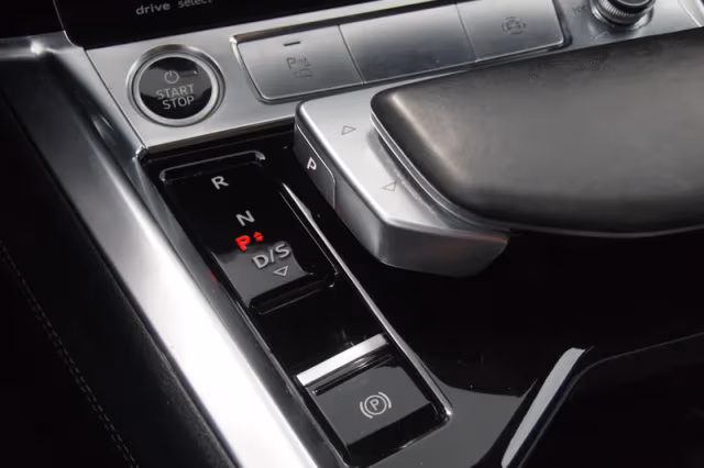 Audi e-tron (2021) thumbnail 26