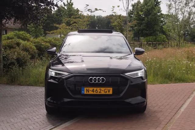 Audi e-tron (2021) thumbnail 6