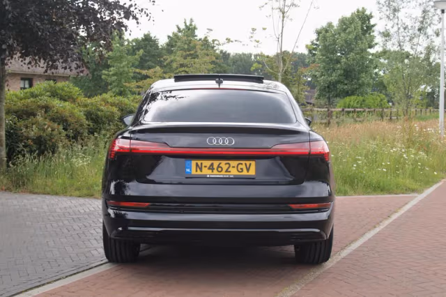 Audi e-tron (2021) thumbnail 10