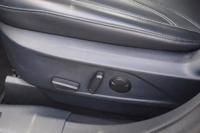 Ford Mustang Mach-E (2021) thumbnail 25