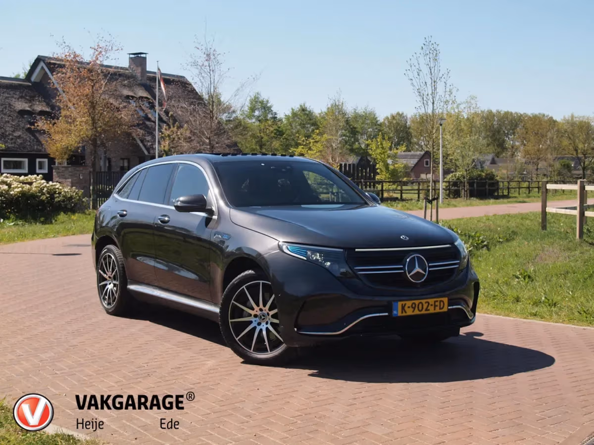Mercedes-Benz EQC (2020) — foto 1