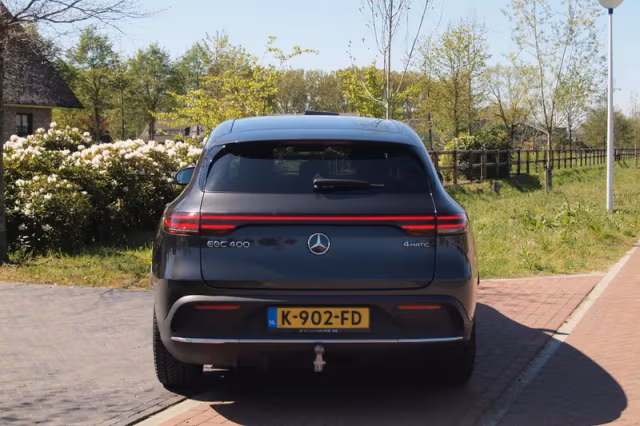 Mercedes-Benz EQC (2020) thumbnail 11