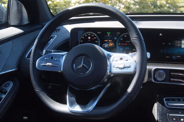 Mercedes-Benz EQC (2020) thumbnail 18