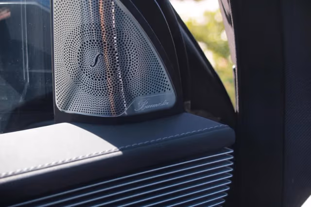 Mercedes-Benz EQC (2020) thumbnail 20