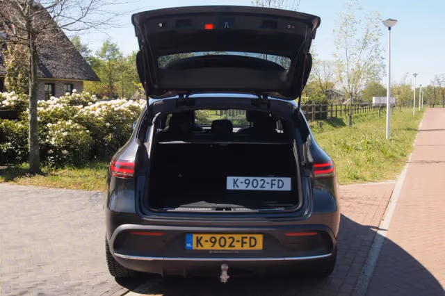 Mercedes-Benz EQC (2020) thumbnail 31
