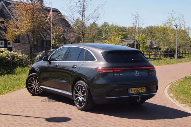 Mercedes-Benz EQC (2020) thumbnail 5