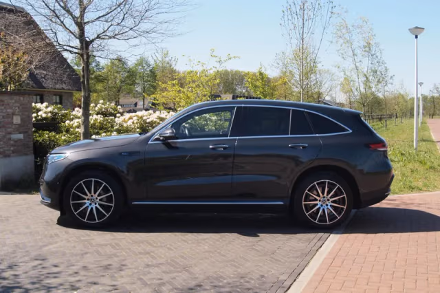 Mercedes-Benz EQC (2020) thumbnail 9